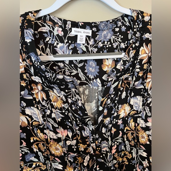 SOLD Tribal floral blouse / New without tags - Picture 3 of 4